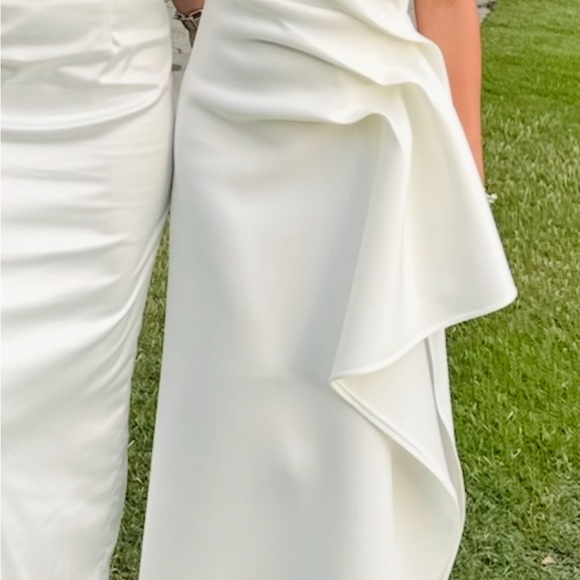 Elegant White Strapless Dress - Picture 7 of 8